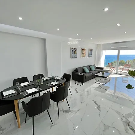 Enaerios Stunning Seaview Apartment